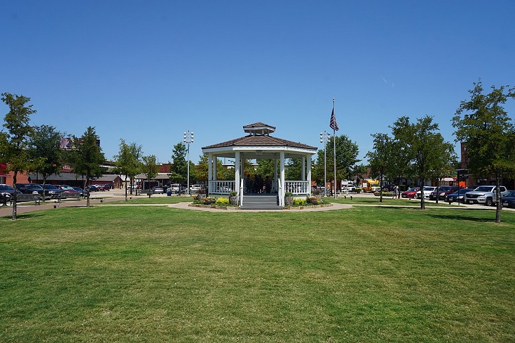 Carrollton square, park with green grass and gazebo
